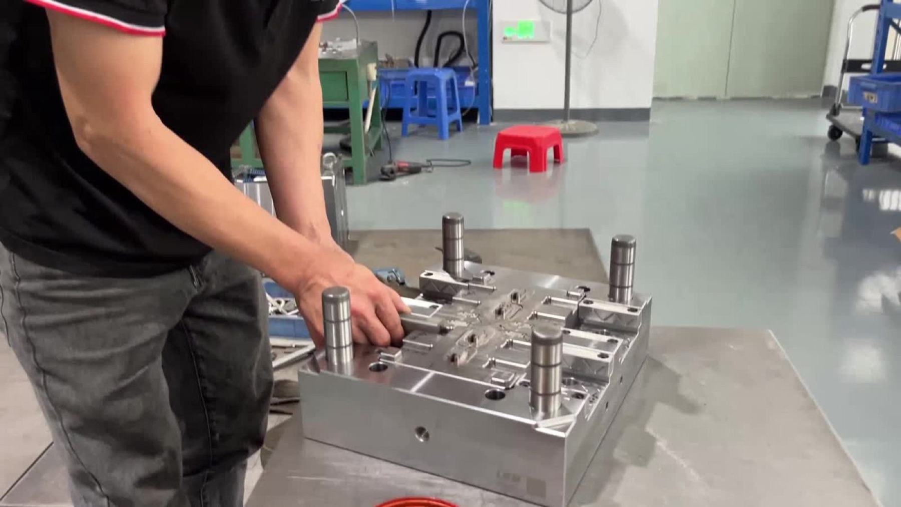 Mold assembly and fitting